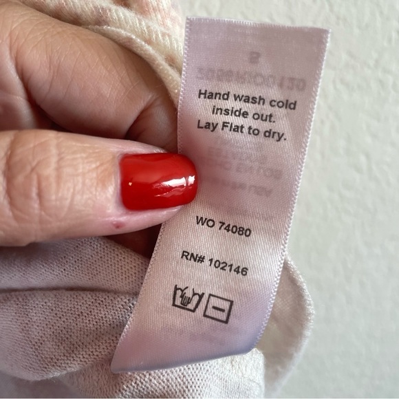 Michael Stars Pink Reptile Print Soft Long Sleeve Boatneck Shirt with Thumbholes - Picture 6 of 8